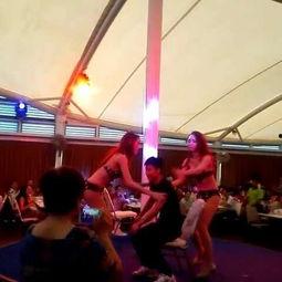 与人妖结婚搞笑视频,夫妻甜蜜互动引网友热议