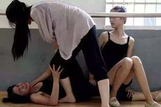 明星拉韧带疼哭视频,挑战极限的痛苦与坚持