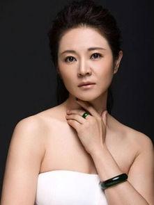 何雨红个人资料,才华横溢的艺术家，人生轨迹与艺术成就的完美融合