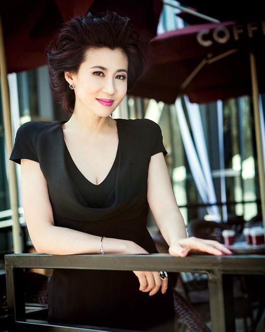 csol陈炜生活照,揭秘电竞选手的日常生活瞬间